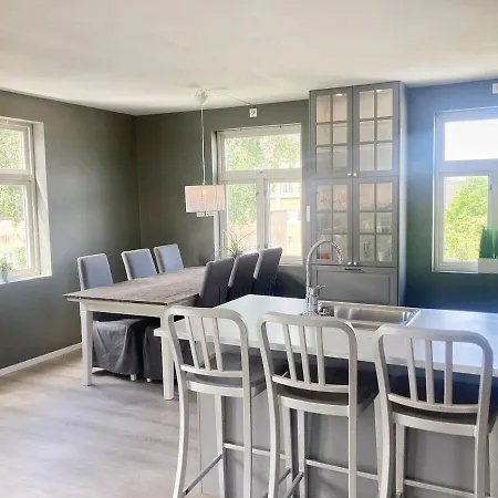 Apartment Large 4 Bedroom In With A Sunny Terrace Trondheim